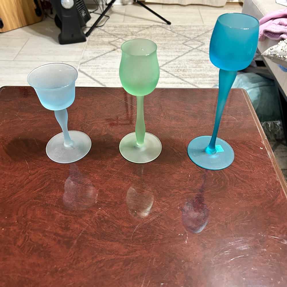 Partylite Brand New Set of Three Frosted Glasses in Blue and Green, tea lights